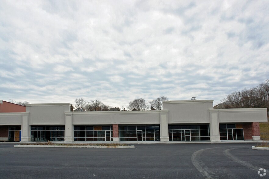 More Photos Of 116-228 E Chestnut Ave, Altoona Unknown For Lease