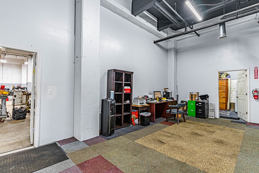 More Photos Of 161 Abington Ave, Newark Warehouse For Sale