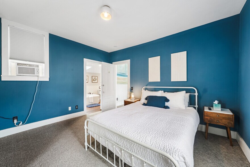 More Photos Of 371 Water St, Excelsior Hospitality For Sale