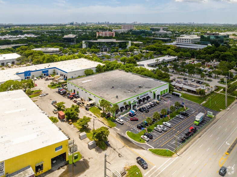 More Photos Of 6500 N Powerline Rd, Fort Lauderdale Warehouse For Lease