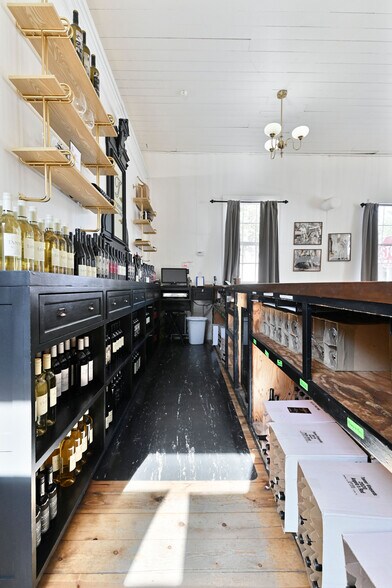 More Photos Of 435 Main St, Murphys General Retail For Sale