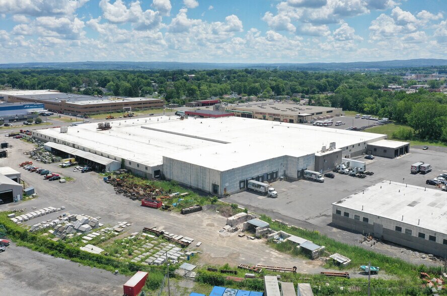More Photos Of 6361 Thompson Rd, Syracuse Manufacturing For Lease