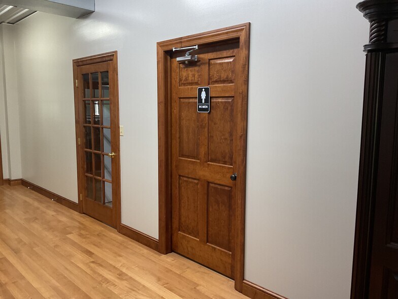 More Photos Of 6991 Township Road 654, Millersburg Office Residential For Lease