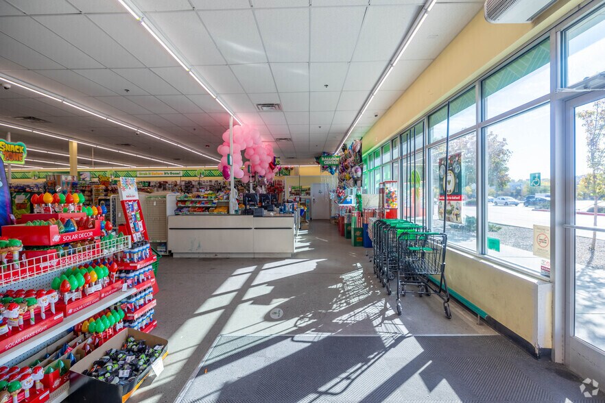 More Photos Of 1405-1409 Renaissance Blvd NE, Albuquerque General Retail For Sale