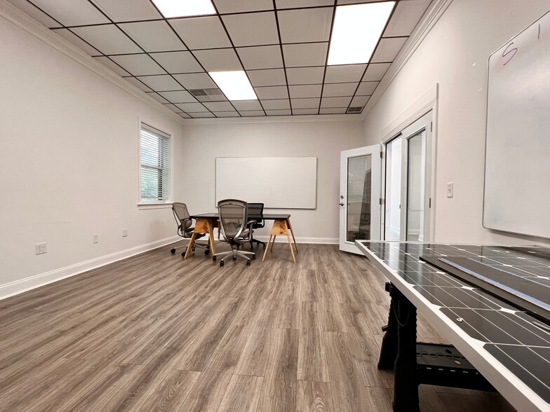 More Photos Of 490 Westfield Rd, Charlottesville Storefront Retail Office For Sale