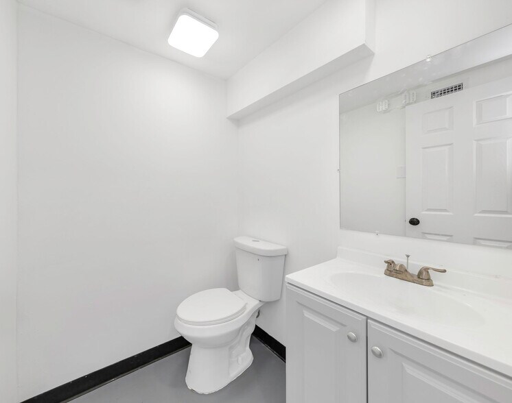 More Photos Of 6219 Massachusetts Ave, New Port Richey Freestanding For Lease