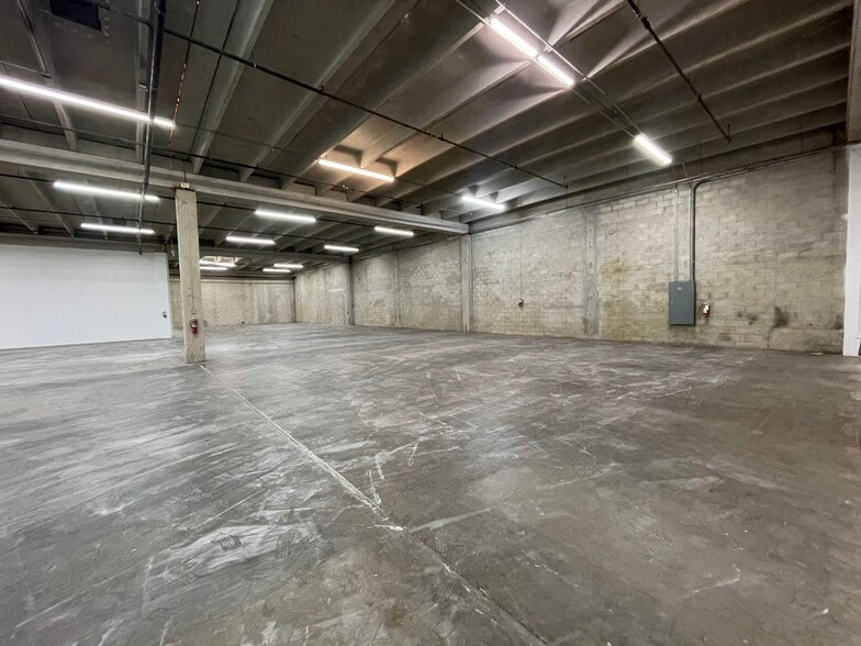 More Photos Of 4000 N 28th Ter, Hollywood Warehouse For Lease