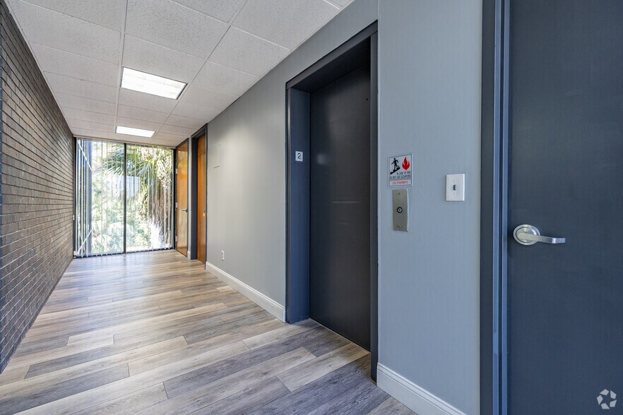 More Photos Of 9037 US Highway 19, Port Richey Office For Sale
