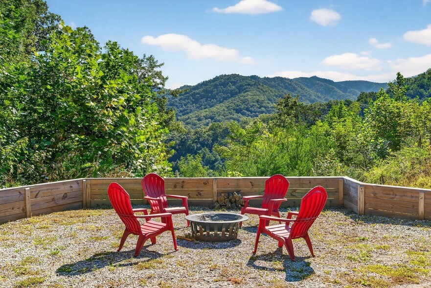 More Photos Of 8026 Buck Creek Rd, Marion Apartments For Sale