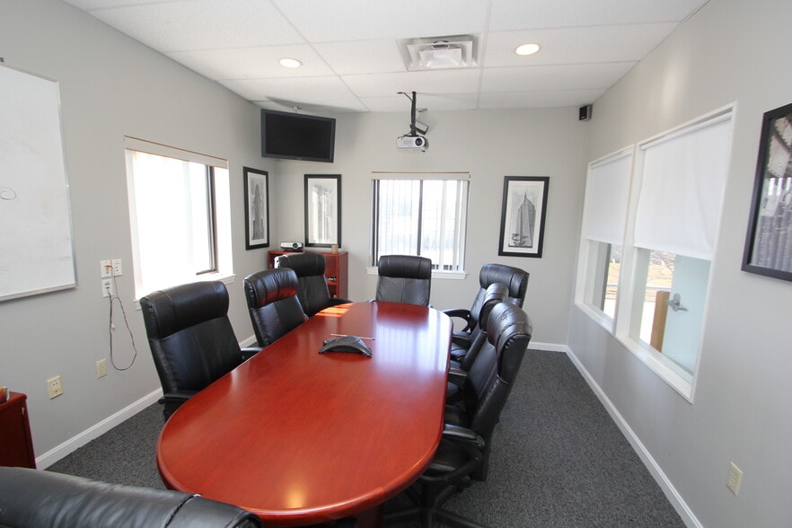 More Photos Of 87 Main St, North Reading Light Manufacturing For Sale