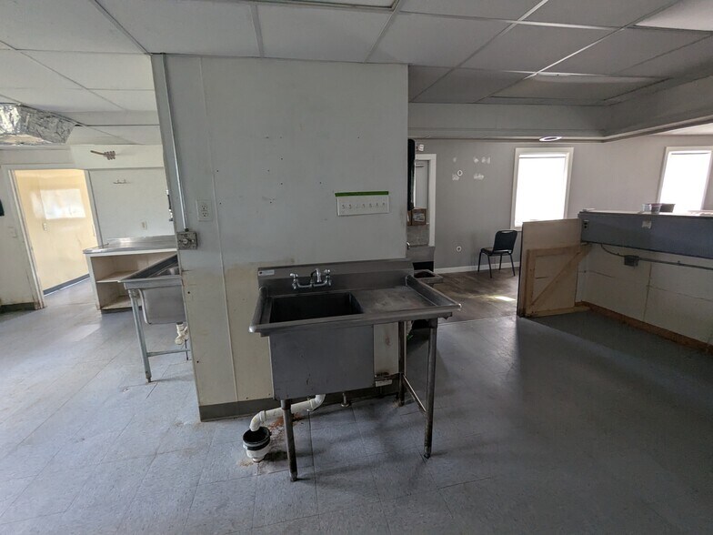 More Photos Of 24901 Red Arrow Hwy, Mattawan Restaurant For Lease