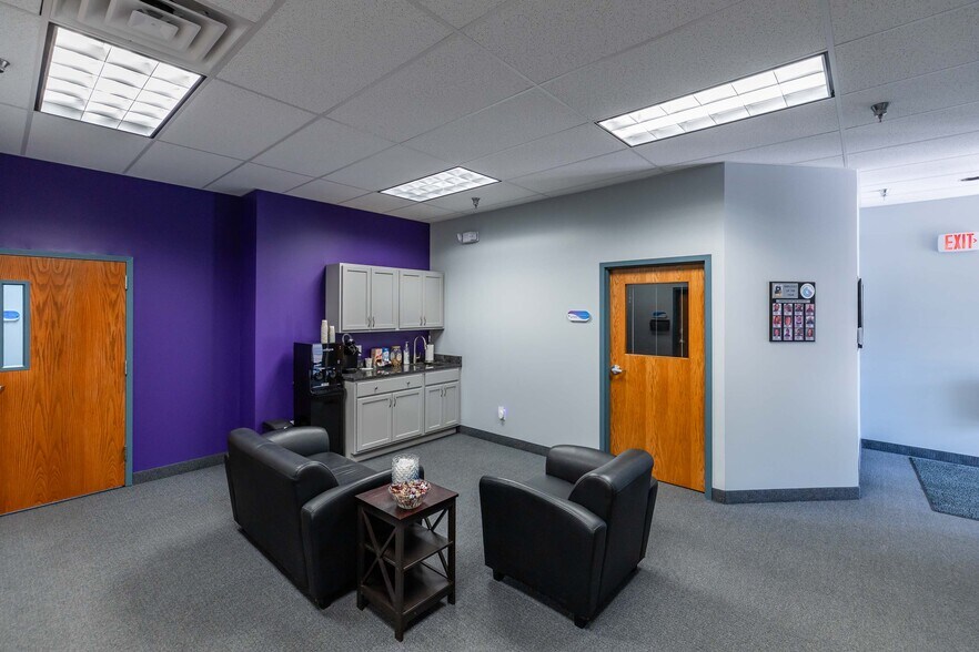 More Photos Of 580 Fishers Station Dr, Victor Warehouse For Lease
