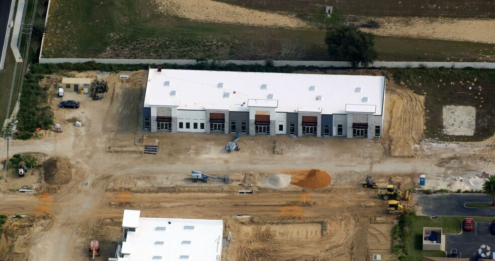 More Photos Of 2300 Forest Lake Dr, Davenport Unknown For Lease