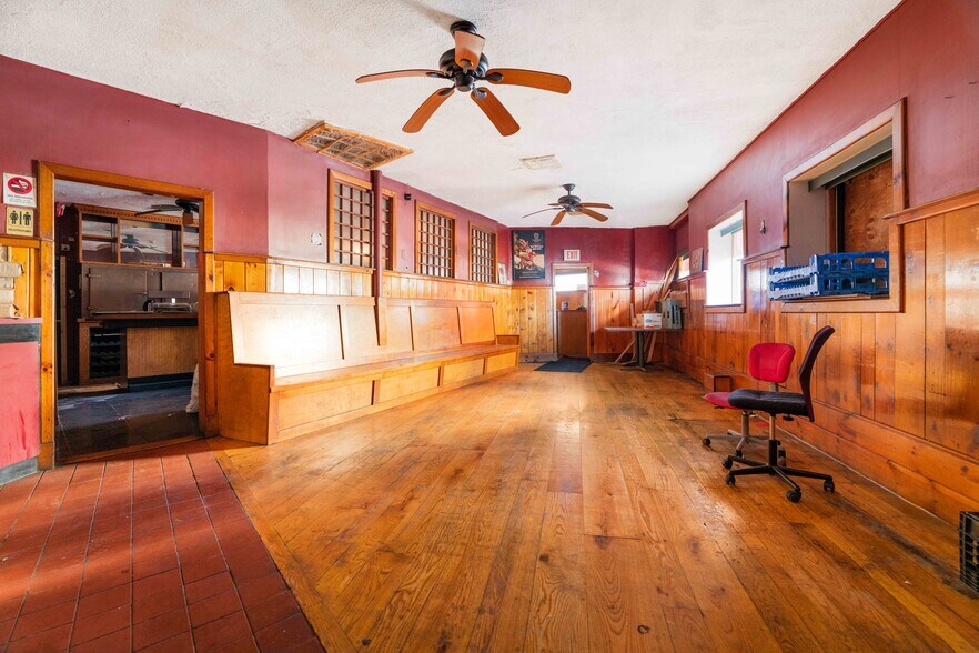More Photos Of 142 Cross St, Somerville Restaurant For Sale