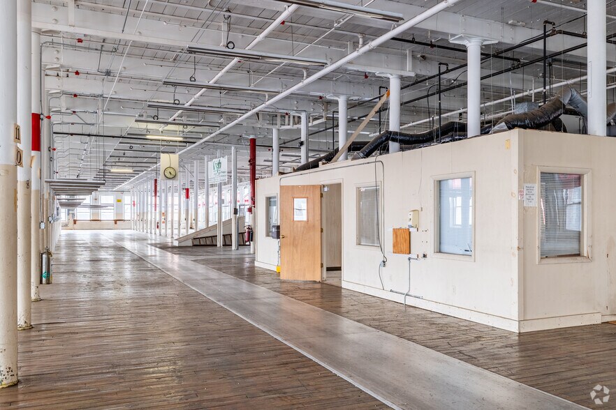 More Photos Of 90 South St, West Warren Manufacturing For Lease