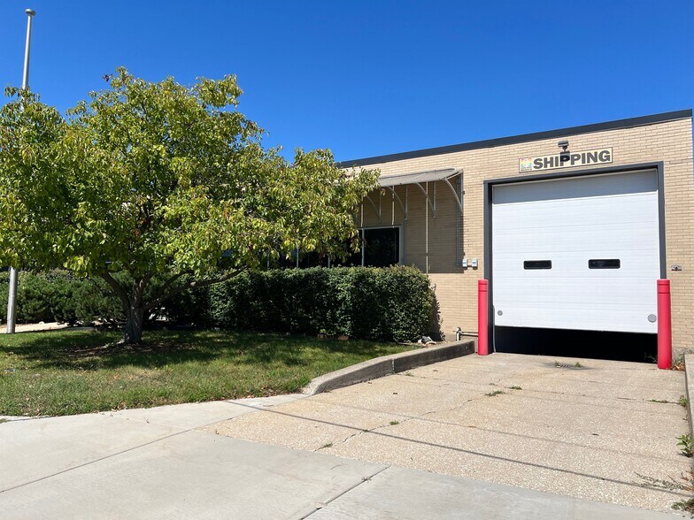 More Photos Of 2415 Braga Dr, Broadview Manufacturing For Sale