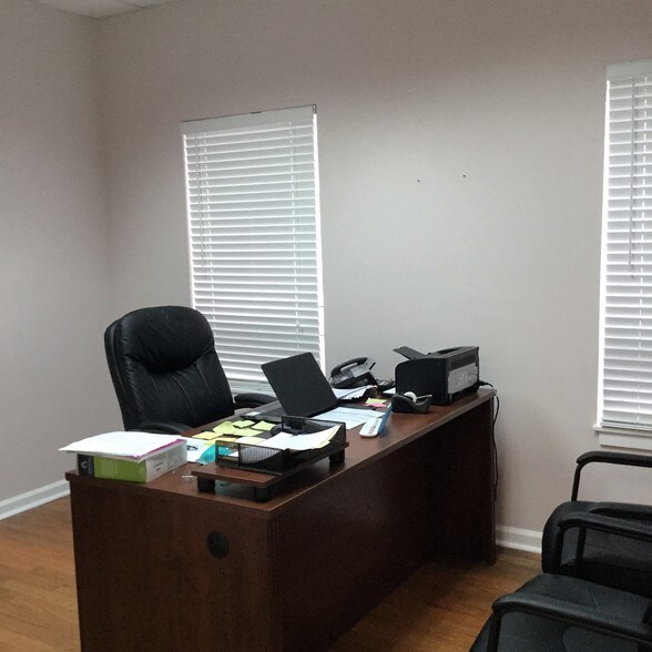 More Photos Of 6285 Garden Walk Blvd, Riverdale Medical For Lease