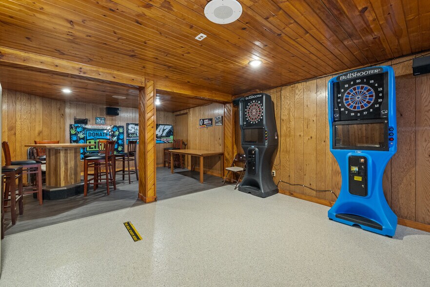 More Photos Of 504 Milwaukee St, Lomira Flex For Sale