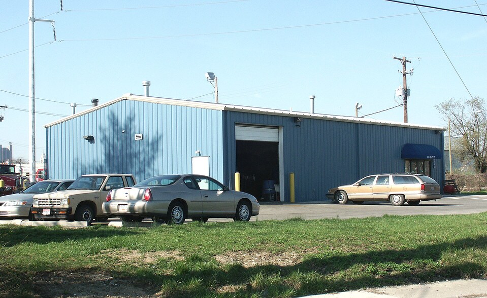 More Photos Of 900 Gray St, Columbus Warehouse For Lease