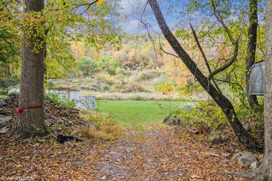 More Photos Of 3 Horsemens Trl, Cold Spring General Retail For Sale