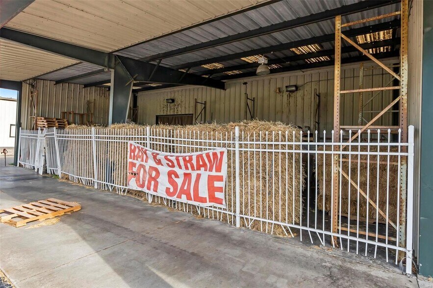 More Photos Of 1014 Linn St, Sikeston Freestanding For Sale