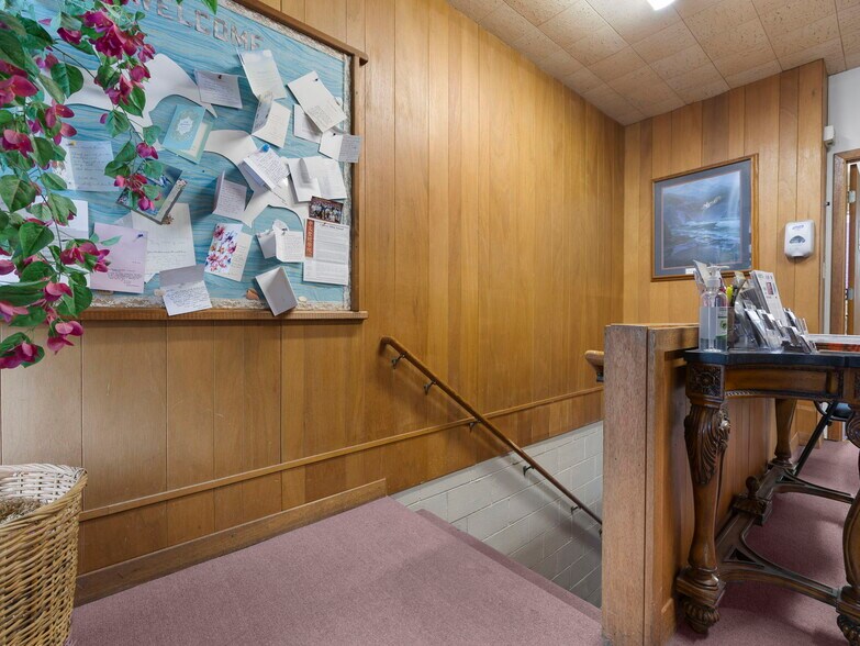 More Photos Of 39590 Pioneer blvd, Sandy Religious Facility For Sale