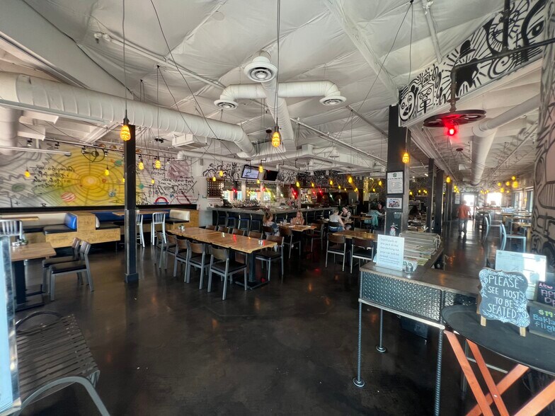More Photos Of 4 E University Dr, Tempe Restaurant For Lease