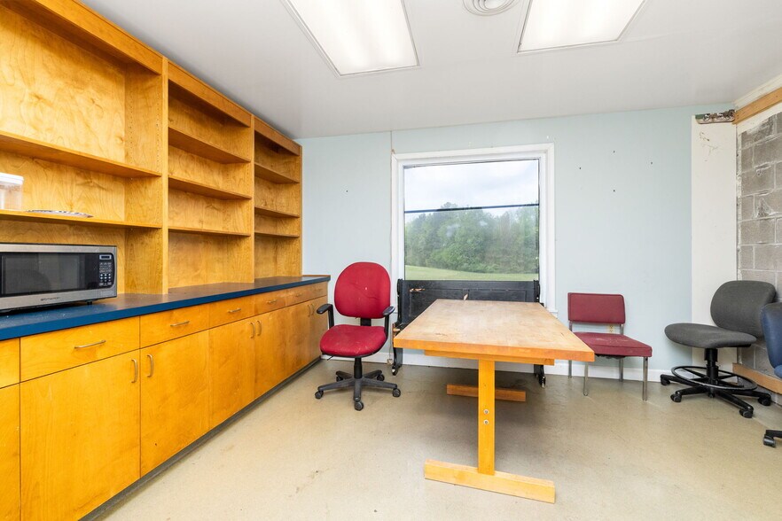 More Photos Of 101 Lea Rd, Kenbridge Rehabilitation Center For Sale