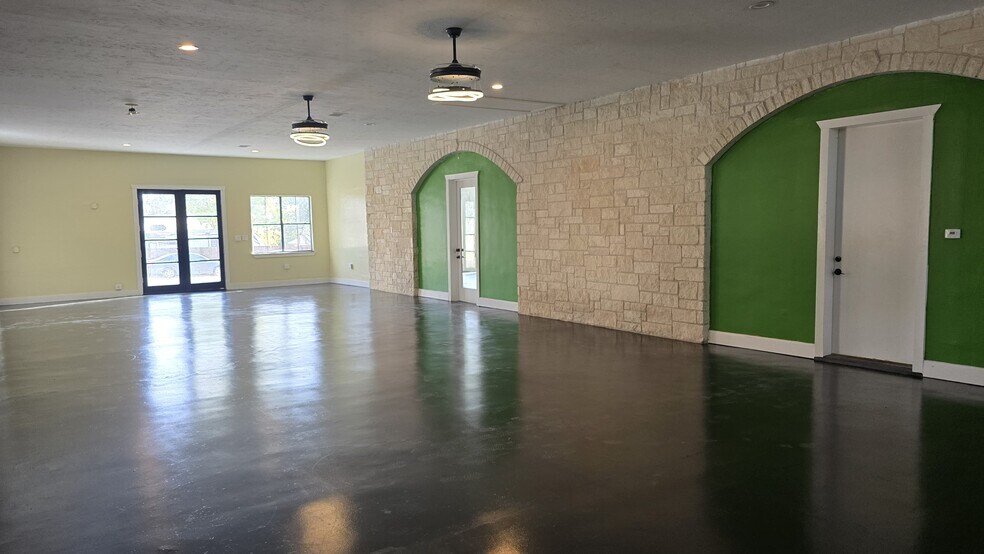 More Photos Of 17621 Stacey Ln, Lago Vista Lodge Meeting Hall For Lease