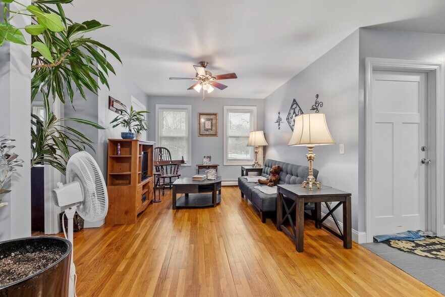 More Photos Of 22 Goddard St, Southbridge Apartments For Sale