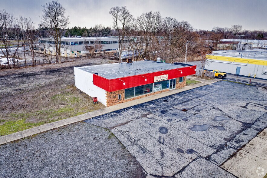 More Photos Of 629 E Main St, Batavia Convenience Store For Sale