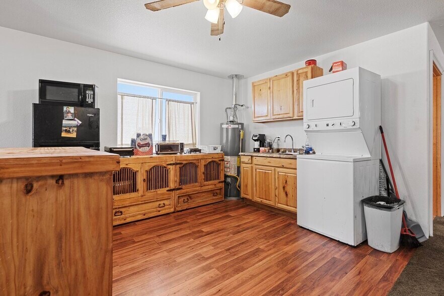 More Photos Of 302 S Purcell Blvd, Pueblo West Auto Dealership For Sale