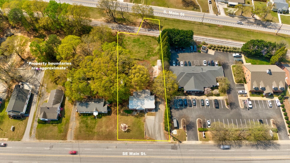 More Photos Of 410 SE Main St, Simpsonville Office For Sale