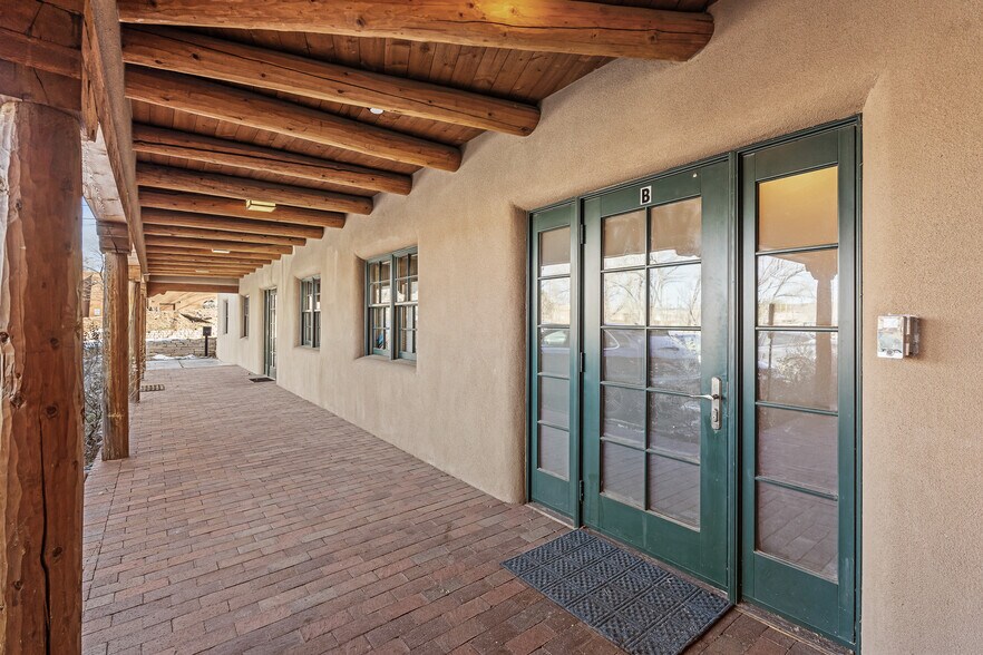 Primary Photo Of 103 S St Francis Dr, Santa Fe Medical For Sale