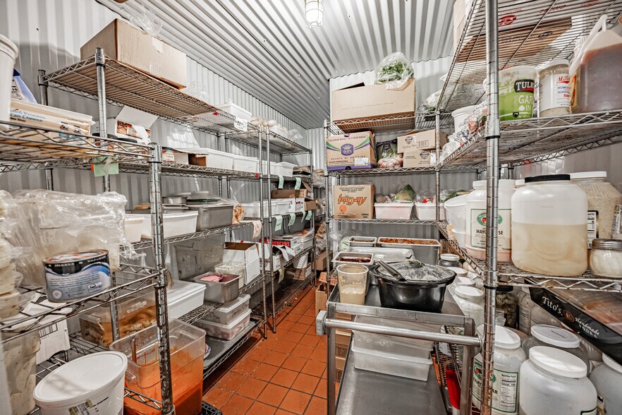 More Photos Of 310 Lake St, Wilson Hotel For Sale