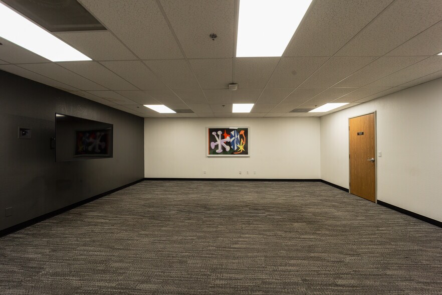 More Photos Of 11473 Penrose St, Sun Valley Land For Lease