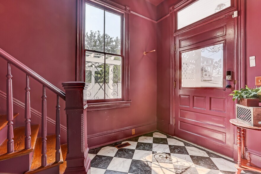 More Photos Of 422 W 43rd St, Savannah Storefront Retail Office For Sale