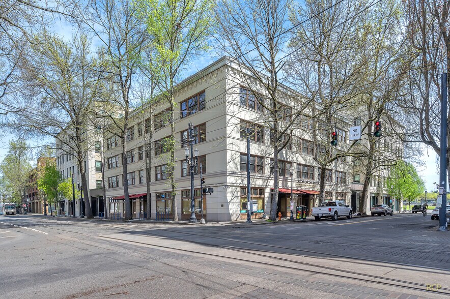 More Photos Of 75 NW Couch St, Portland Medical For Lease