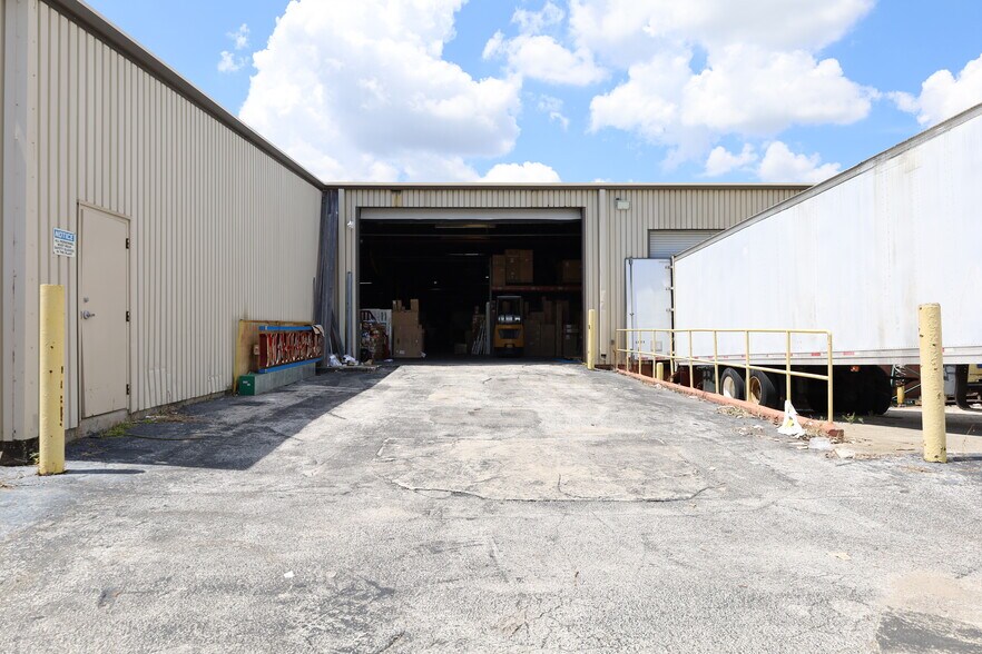 More Photos Of 10407 Rocket Blvd, Orlando Manufacturing For Lease