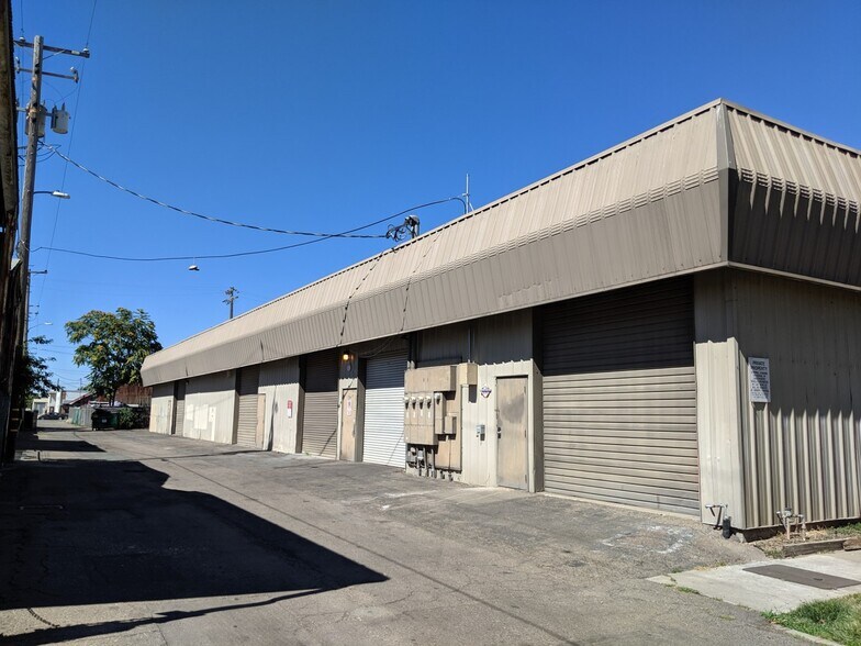 More Photos Of 25 S Stockton St, Lodi Warehouse For Sale