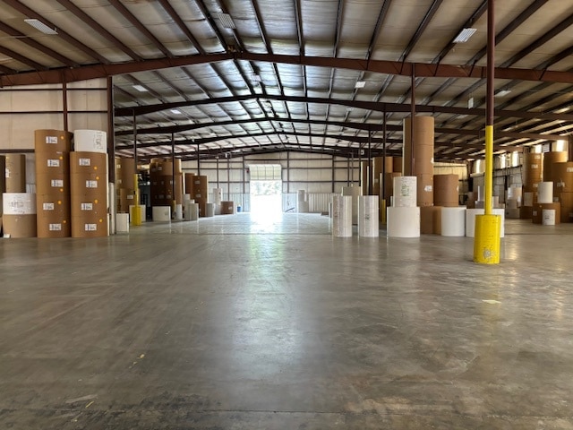 More Photos Of 899 Industrial Dr, Lewisburg Warehouse For Lease