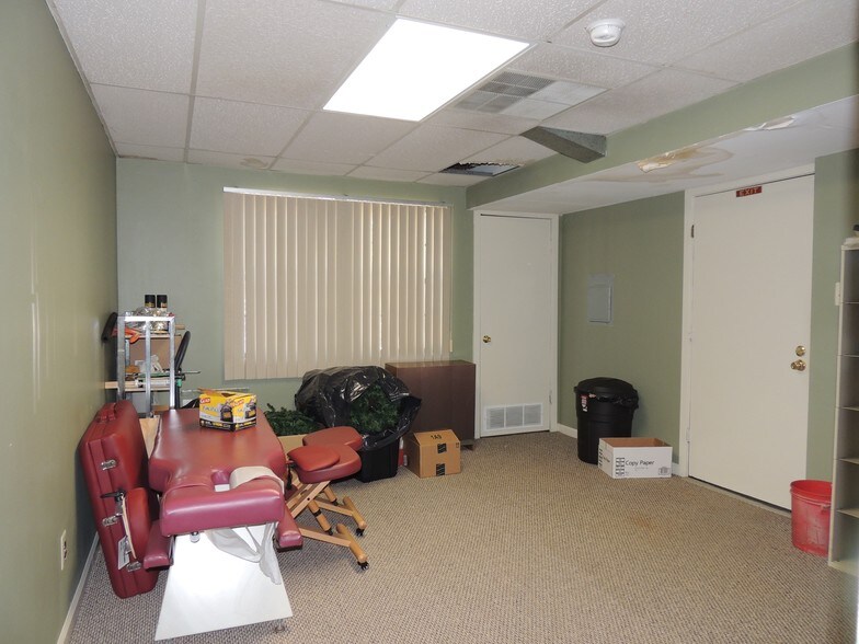 More Photos Of 612 Fitzwatertown Rd, Willow Grove Medical For Lease