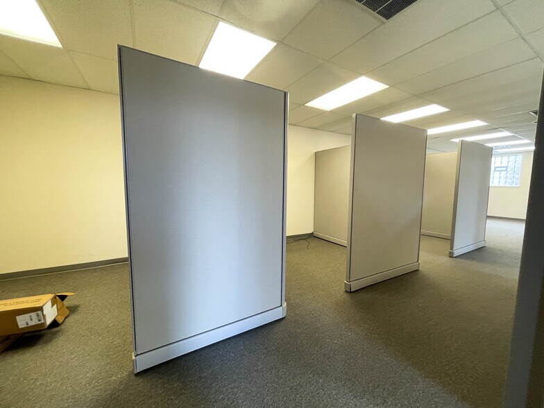 More Photos Of 6252 N Lincoln Ave, Chicago Office For Lease