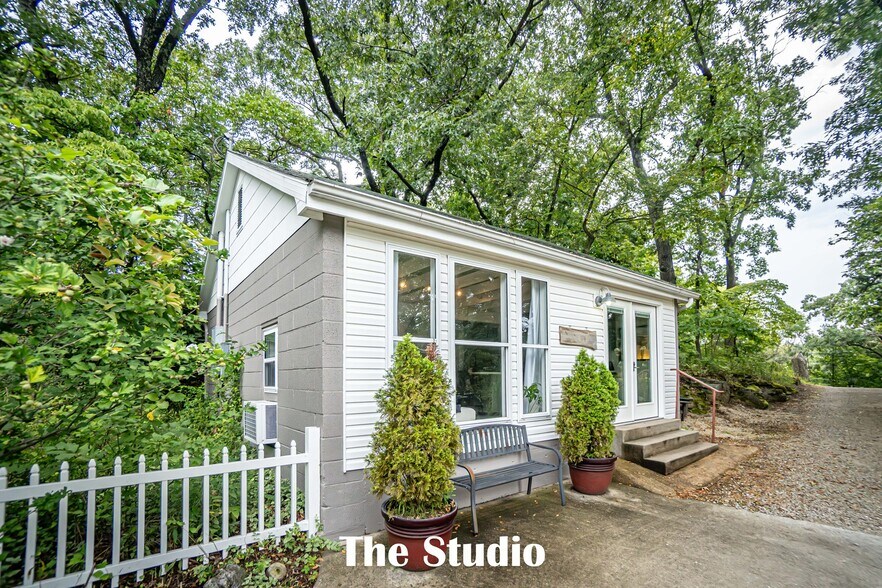 More Photos Of 1185 Highway H Hwy, Hermann Hospitality For Sale