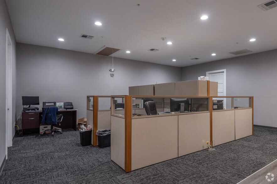 More Photos Of 11800 Magnolia Pky, Manvel Office For Lease