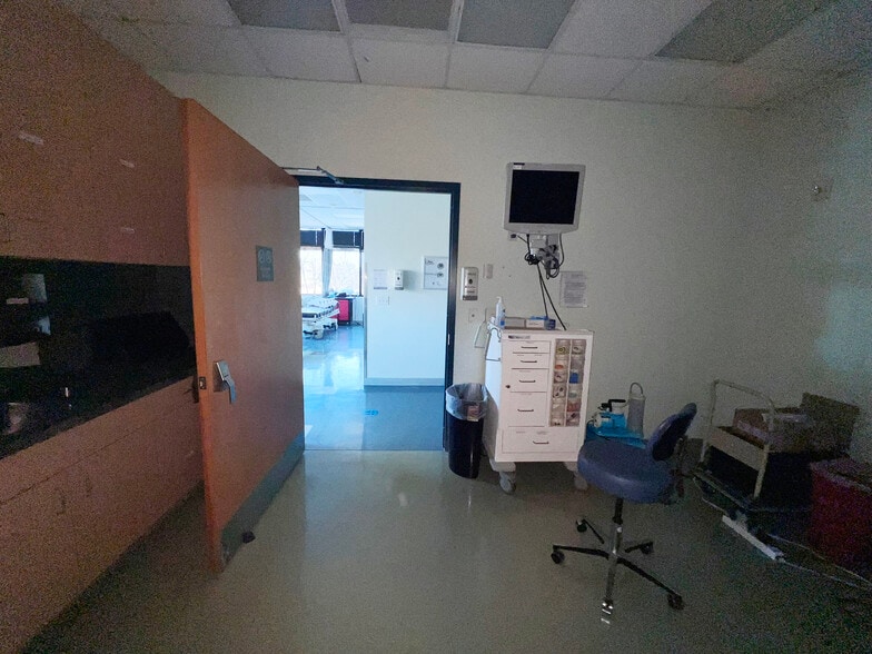 More Photos Of , Glenn Dale Office For Sale