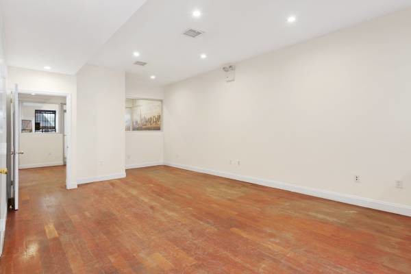 More Photos Of 295-297 Broadway, Brooklyn Apartments For Lease