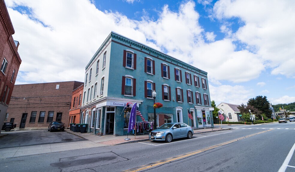 More Photos Of 89 Church St, Canajoharie Storefront Retail Residential For Lease