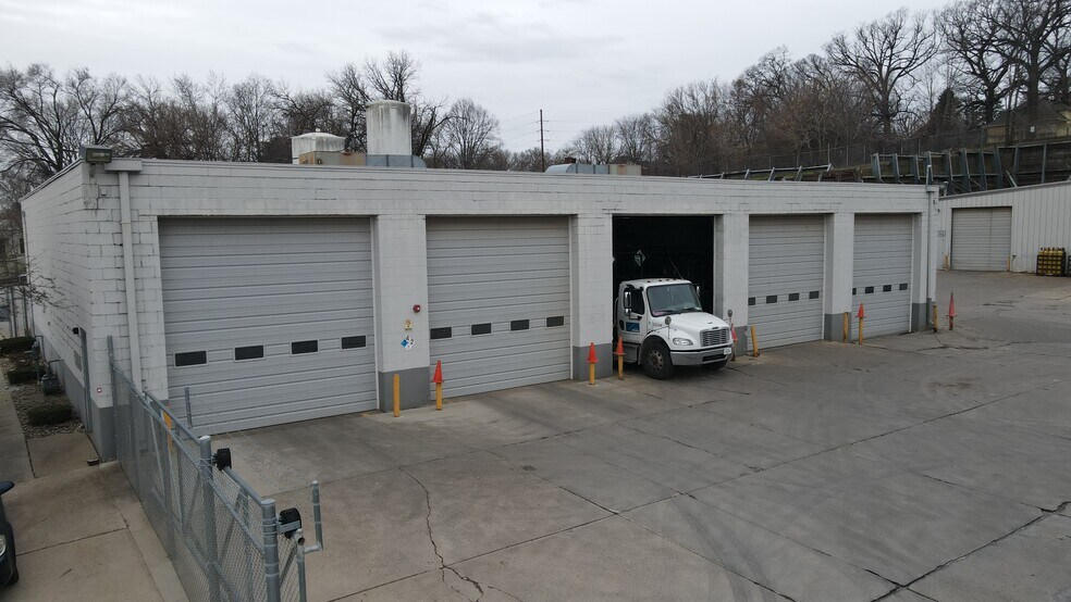 More Photos Of 1700 2nd Ave, Des Moines Warehouse For Sale