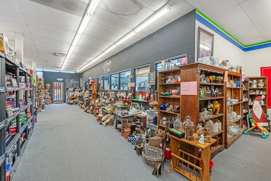 More Photos Of 3012 Highway 31 W, White House General Retail For Sale
